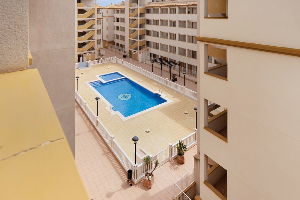 Flat with garage on Calle Nicomedes Gómez — image 22